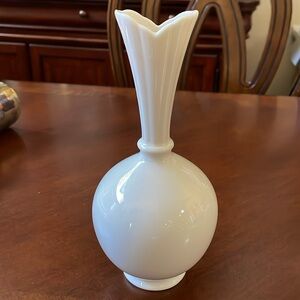 Lenox USA Collection Balbou Bud Vase 8” satin Ivory color porcelain